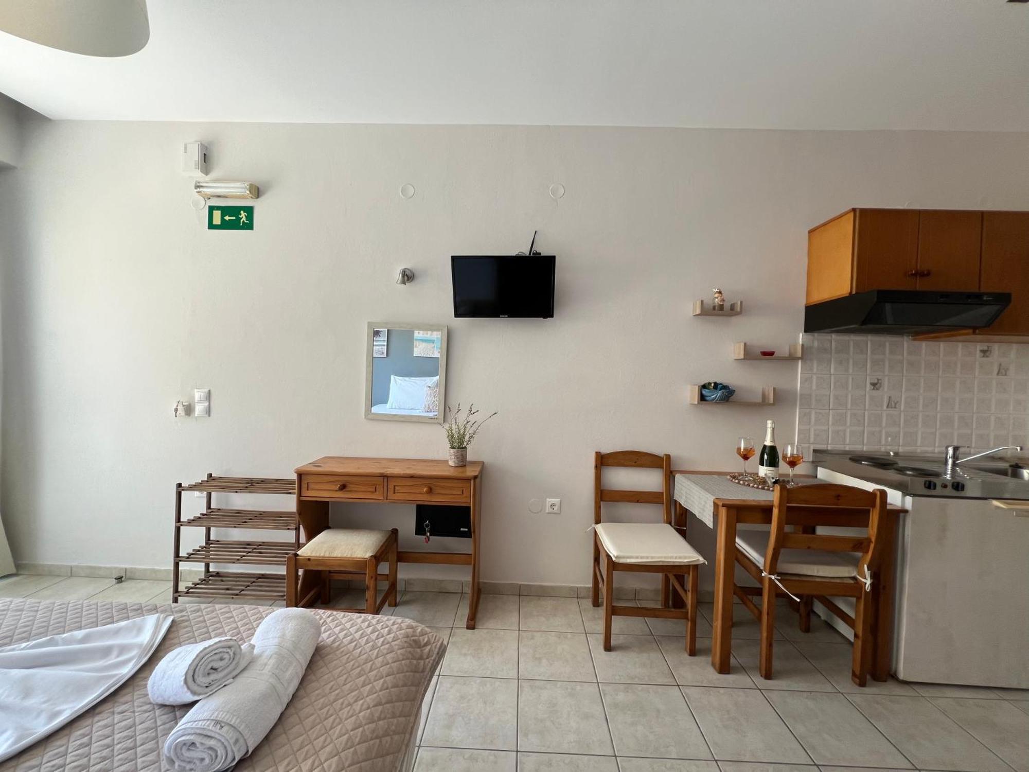 Artemis Rooms Two Steps By The Sea Platanés 外观 照片