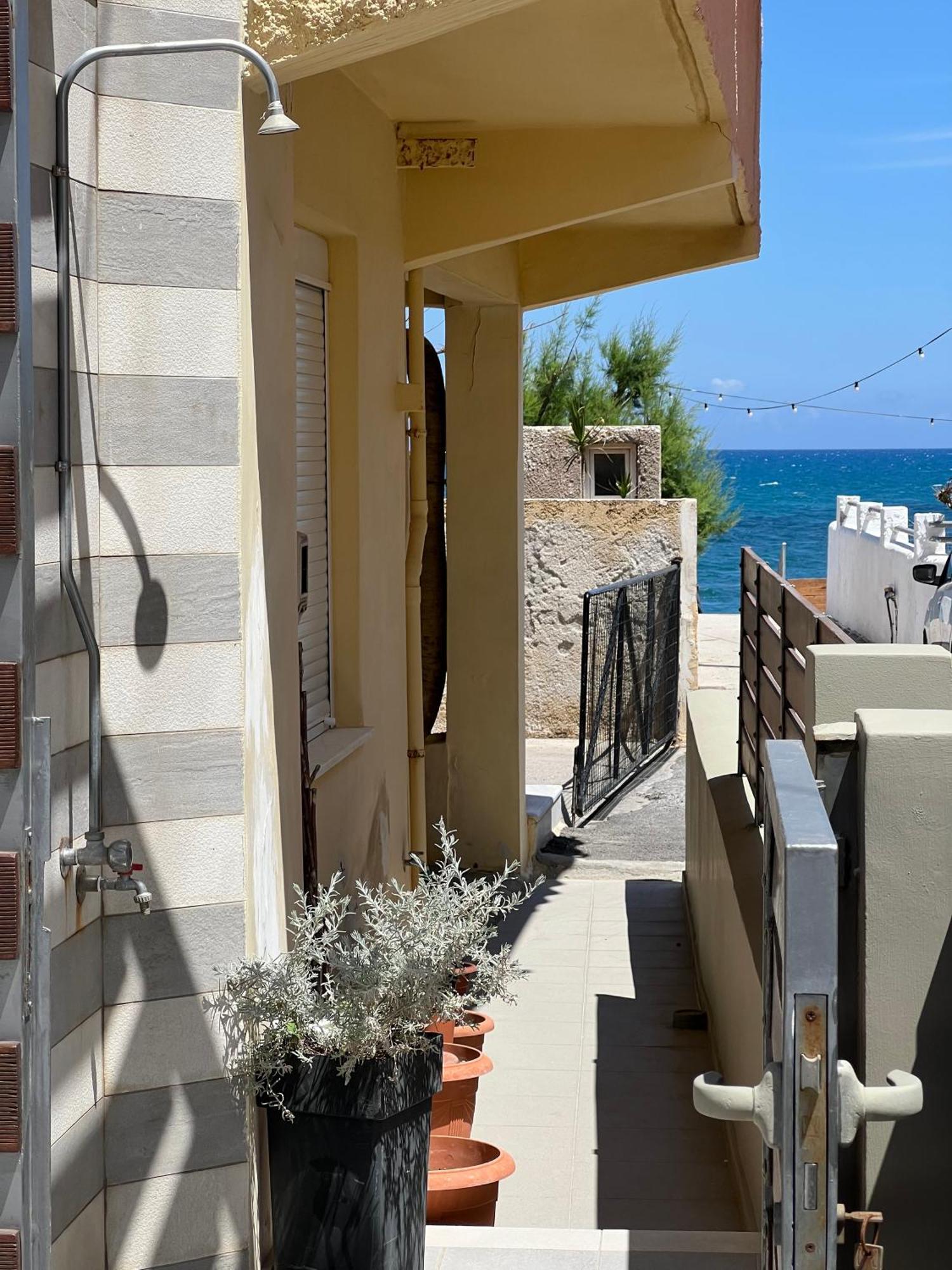 Artemis Rooms Two Steps By The Sea Platanés 外观 照片